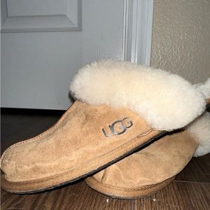 UGG slippers size 9